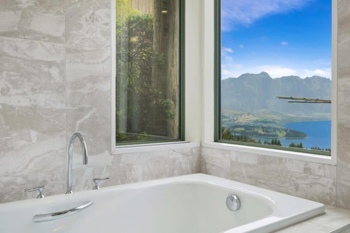 Ruby'S Fernhill Vista Villa Queenstown Exterior photo